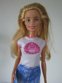 Panenka Barbie Bakery Owner 200 Kč