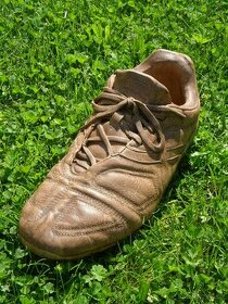 Dekorace nejen do zahrady - kopačka fotbal, bota,umělý kámen