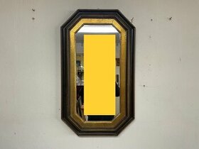 Starožitné zrcadlo v dřevěném rámu