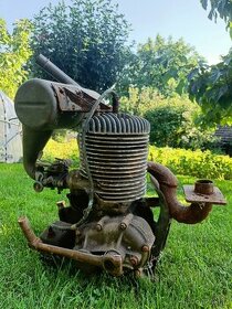 Stabilní motor z vojenské elektrocentrály