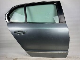Dveře Škoda Superb II sedan, pravé zadní, kód barvy LF8L