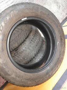 Zimní pneu. 215/60 r16