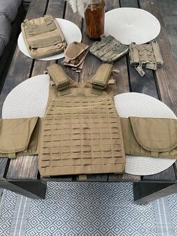 Nosič plátů laser cut molle Rothco