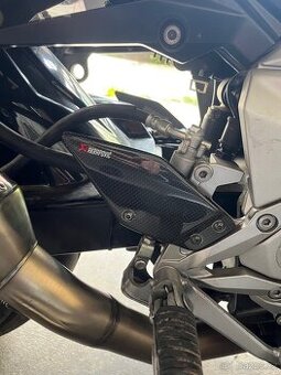 Karbonové kryty Akrapovič pro Kawasaki Z750
