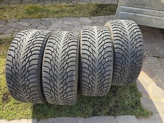 Prodám pneu zimní Nokian 275 45 R 20 SUV