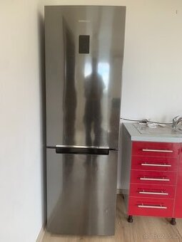 LEDNICE S MRAZÁKEM SAMSUNG