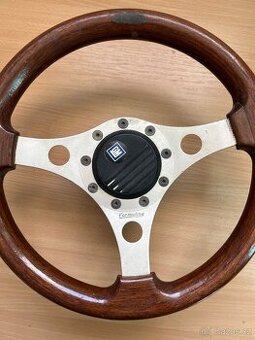 Retro volant GM Formuling