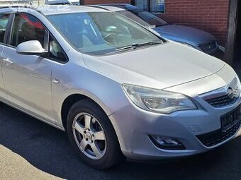 Opel Astra J CDTi