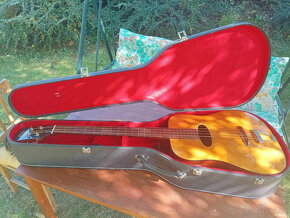 Akustická baskytara EKO z roku 1989