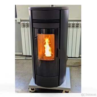 NOVÁ Peletová kamna s teplovodním výměníkem 22kw