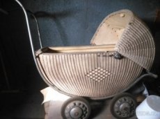 Starožitný kočárek