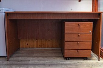 Kancelářský stoly