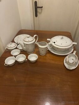Starožitná rodinná sada nádobí MCP