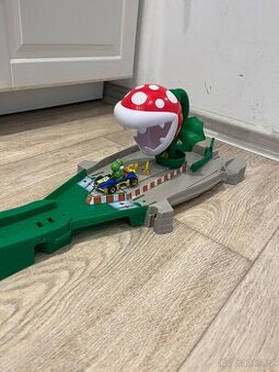 Mario kart dráha Hotwheels