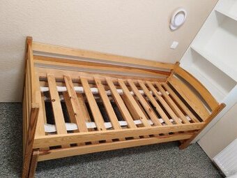 Dětská postel s pristylkou