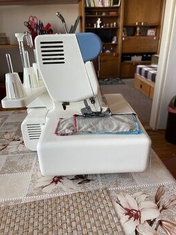 Šici stroj OVERLOCK