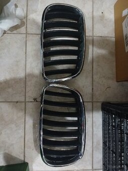 BMW X5 e70 - original chromové přední ledvinky - 1