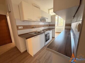 Nabízíme pronájem bytové jednotky 2+1, v ulici Kyjická, Chom