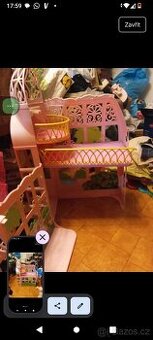 Krásný domeček na barbie