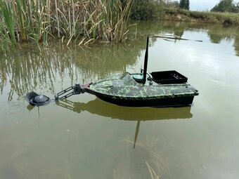 Zavážecí lodička, Držák sonaru- Přední