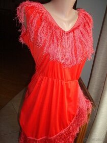 Šaty s třásněmi červené, kostým vel.38