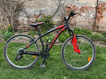Dívčí horské kolo, velikost rámu 15", kola 26"