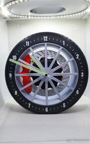 Prodám nové hodiny Kompletní pneumatika