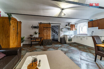 Prodej rodinného domu, 414 m², Kostelec - 1