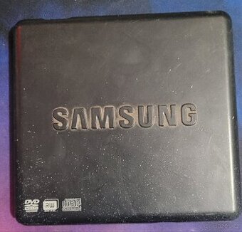 Ultra tenká externí DVD vypalovačka Samsung SE-SO84D