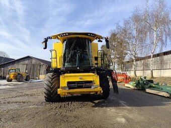 New Holland CR 8.90