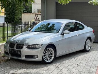 BMW E92 325i 160KW+6.ST-MAN/SPORTSITZE/2.MAJ/XENON/
