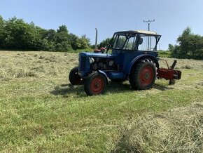 Zemědělská technika zetor super + stroje