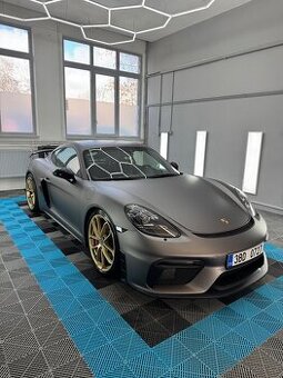 Porsche 718 gt4