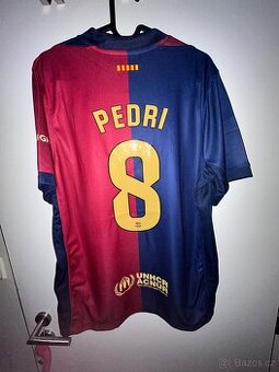 Dres BarcelonaPedri edice Travis Scoot (L)