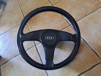 Audi tříramený volant NARDI Italia.