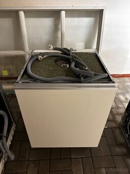 Myčka vestavná Whirlpool