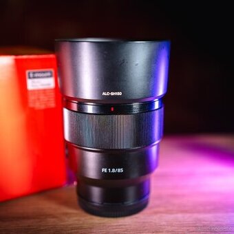 Sony FE 85mm f/1.8