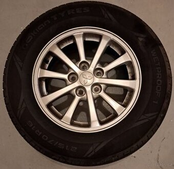 Kola na Mitsubishi ASX – Nokian 215/70 R16, najeto max. 2000