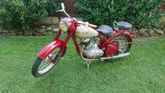 Jawa 250 pérák