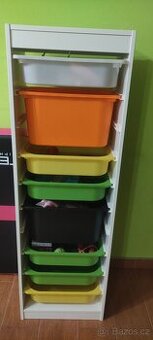regál IKEA trofast