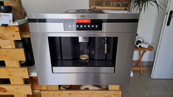 Automatický vestavný Kávovar AEG (Delonghi)