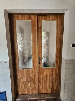 Interiérové dobové dveře se zárubní