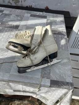 Ledni brusle damske 39