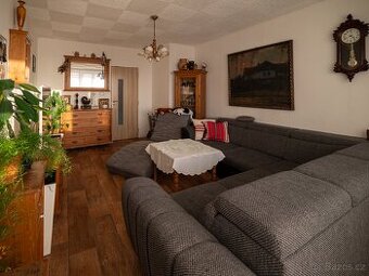 Byt 3+1 v OV po rekonstrukci, 84,6 m2 s prosklenou lodžií -