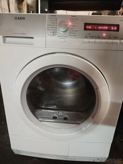sušička prádla Aeg T76385 AH3C, kapacita 8kg,