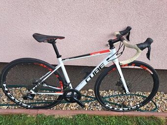 Silniční kolo CUBE – ALU provedení, skvělý stav.