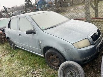 Fabia 1.4 16V 55kw nárazník kapota maska svetla