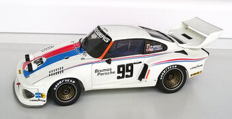 Závodní Porsche 1/18