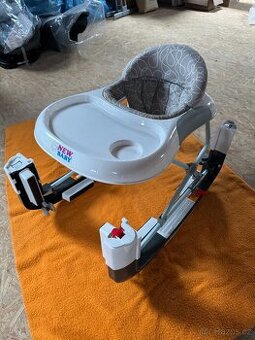 Prodám dětské chodítko / jídelní pult NEW BABY