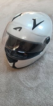 Integrální přilba na motorku